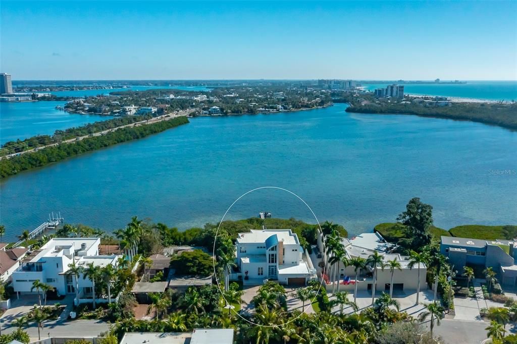 En Venta: $7,500,000 (5 camas, 3 baños, 4284 Pies cuadrados)