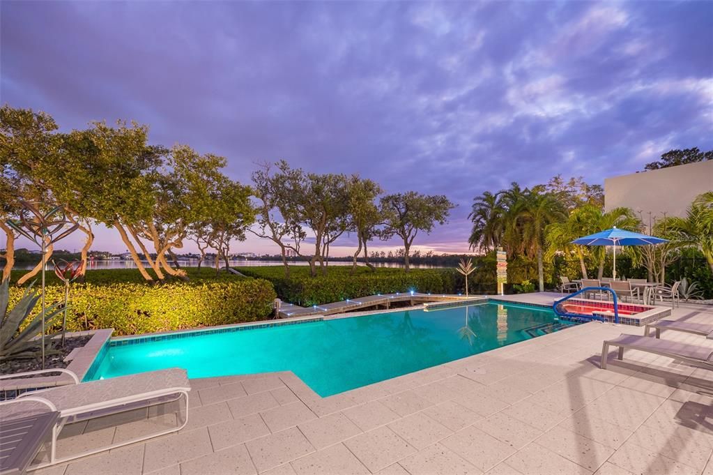 En Venta: $7,500,000 (5 camas, 3 baños, 4284 Pies cuadrados)