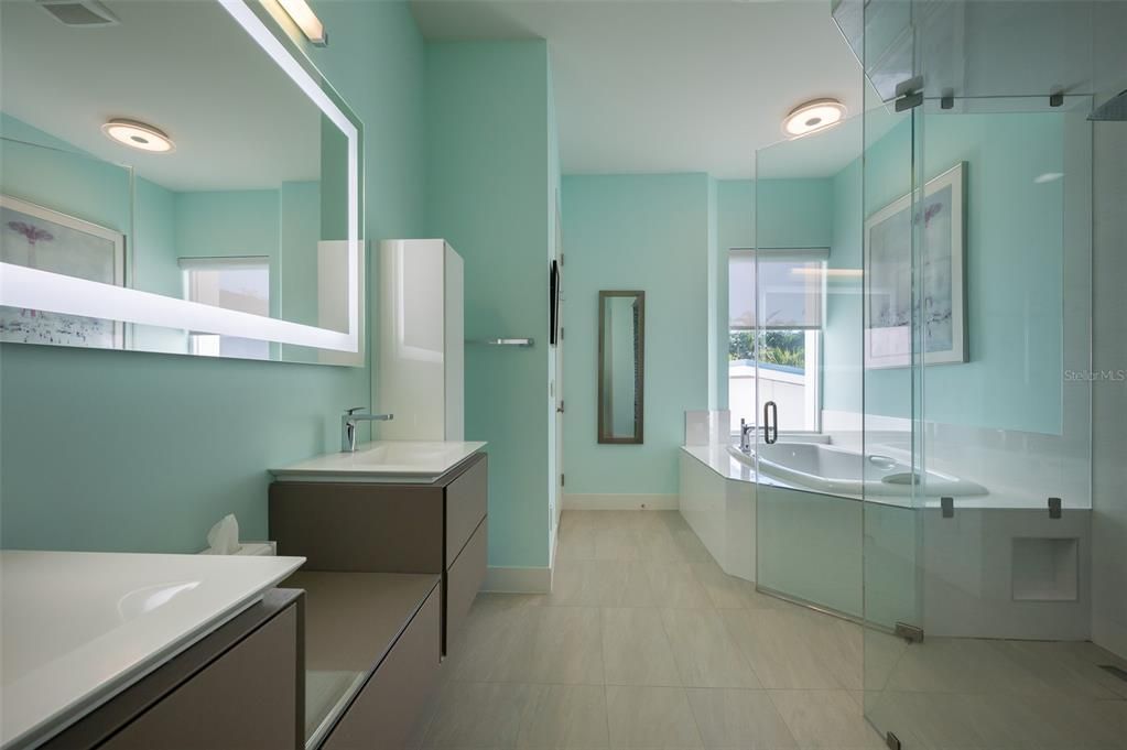 En Venta: $7,500,000 (5 camas, 3 baños, 4284 Pies cuadrados)