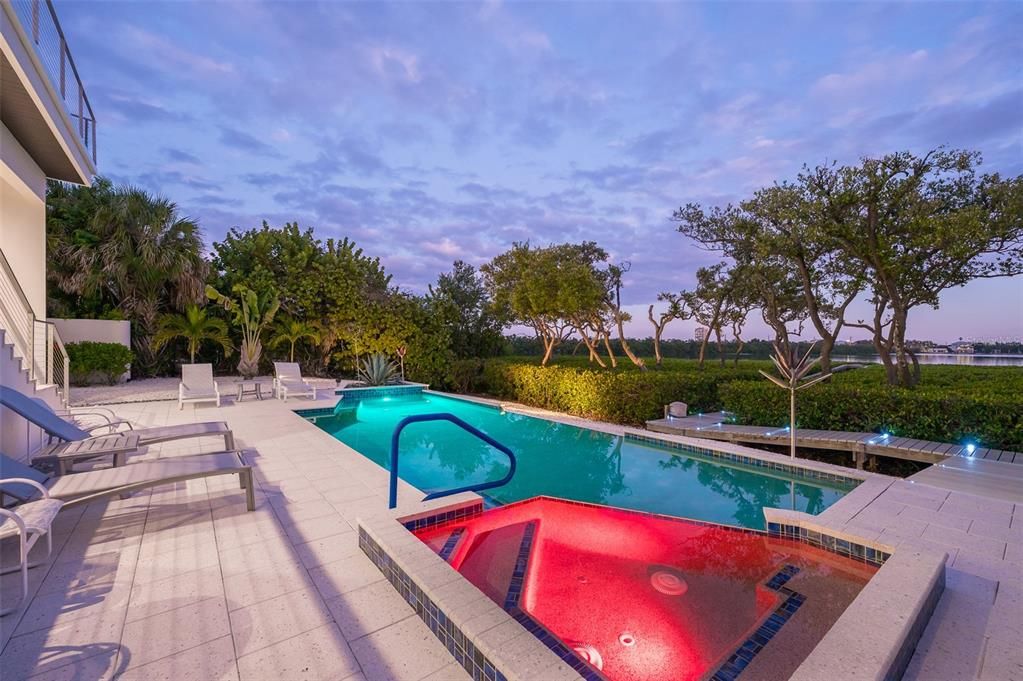 En Venta: $7,500,000 (5 camas, 3 baños, 4284 Pies cuadrados)