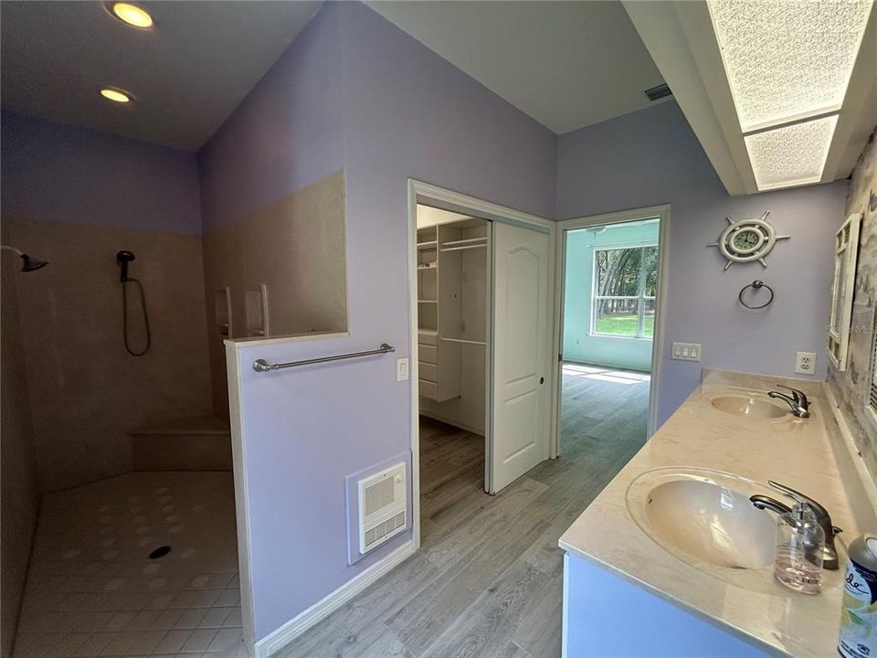 For Sale: $419,900 (3 beds, 2 baths, 1780 Square Feet)