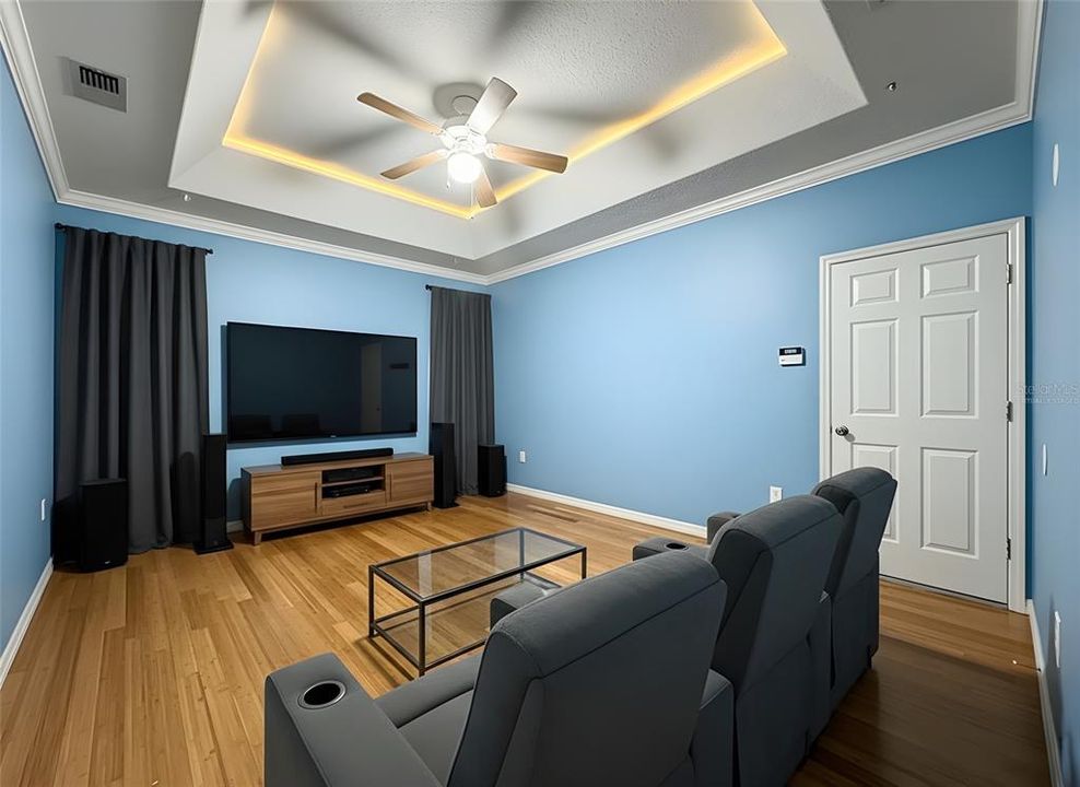 На продажу: $676,000 (5 спален, 4 ванн, 3716 Квадратных фут)