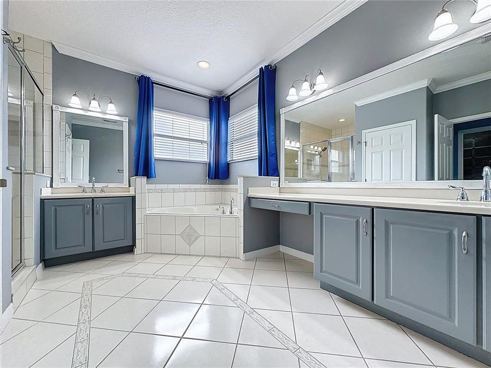 На продажу: $676,000 (5 спален, 4 ванн, 3716 Квадратных фут)