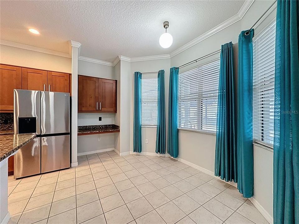 На продажу: $676,000 (5 спален, 4 ванн, 3716 Квадратных фут)