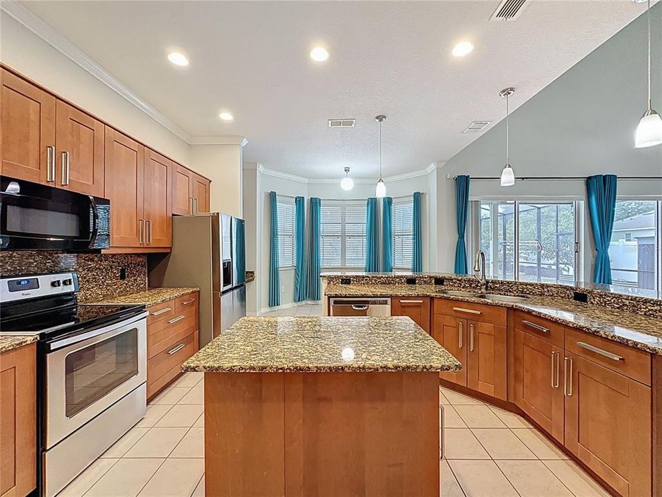 На продажу: $676,000 (5 спален, 4 ванн, 3716 Квадратных фут)