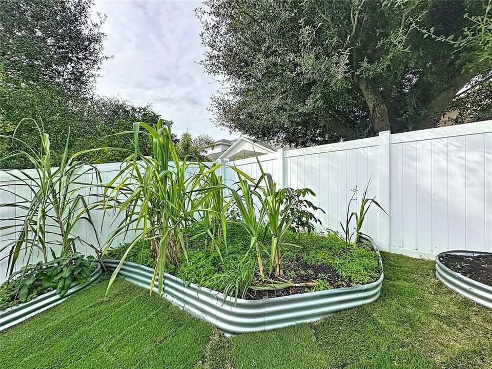 На продажу: $676,000 (5 спален, 4 ванн, 3716 Квадратных фут)