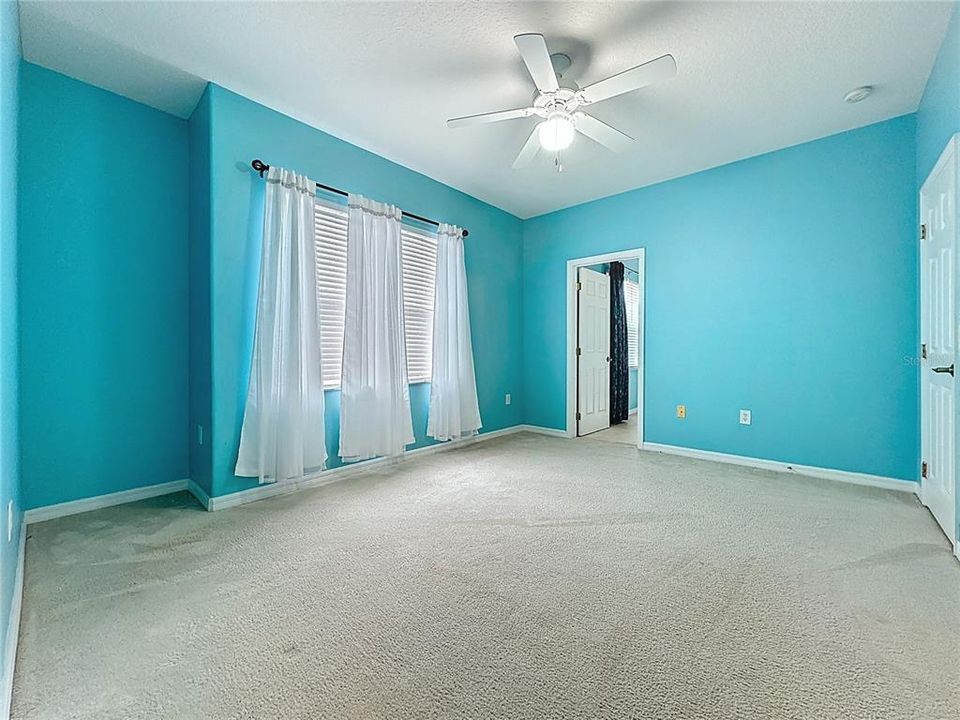 На продажу: $676,000 (5 спален, 4 ванн, 3716 Квадратных фут)