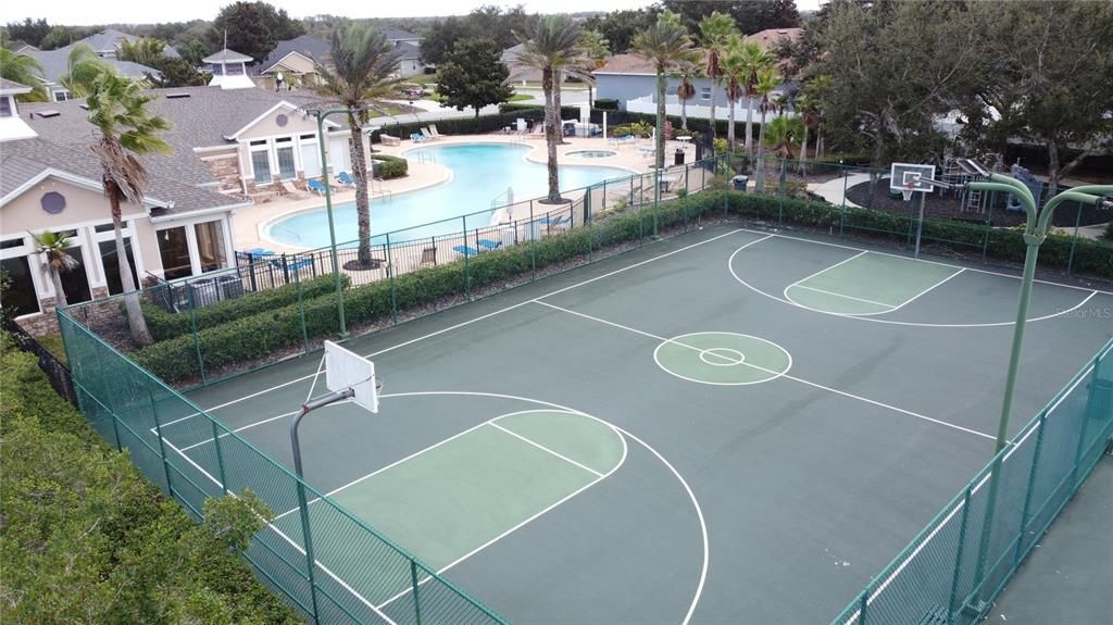 На продажу: $676,000 (5 спален, 4 ванн, 3716 Квадратных фут)