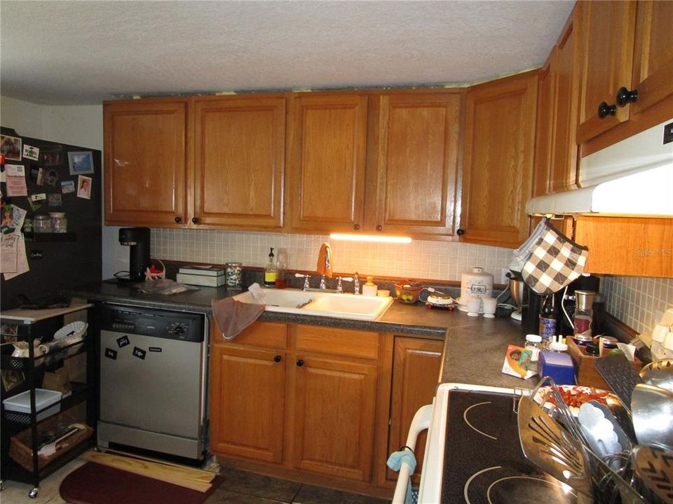 For Sale: $255,000 (3 beds, 2 baths, 1248 Square Feet)