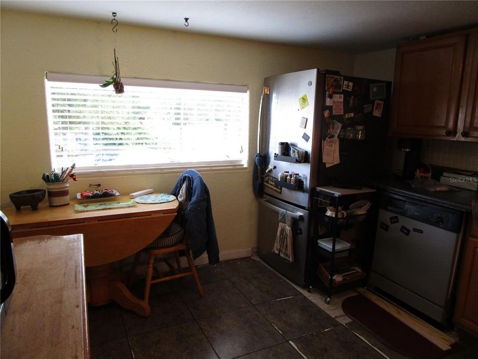 For Sale: $255,000 (3 beds, 2 baths, 1248 Square Feet)