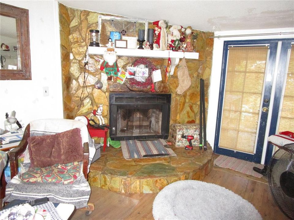 For Sale: $255,000 (3 beds, 2 baths, 1248 Square Feet)