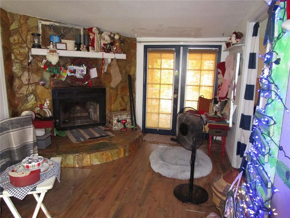 For Sale: $255,000 (3 beds, 2 baths, 1248 Square Feet)