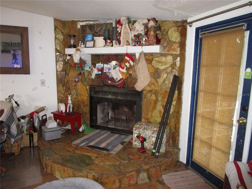 For Sale: $255,000 (3 beds, 2 baths, 1248 Square Feet)