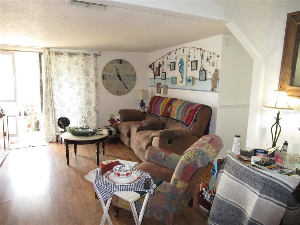 For Sale: $255,000 (3 beds, 2 baths, 1248 Square Feet)