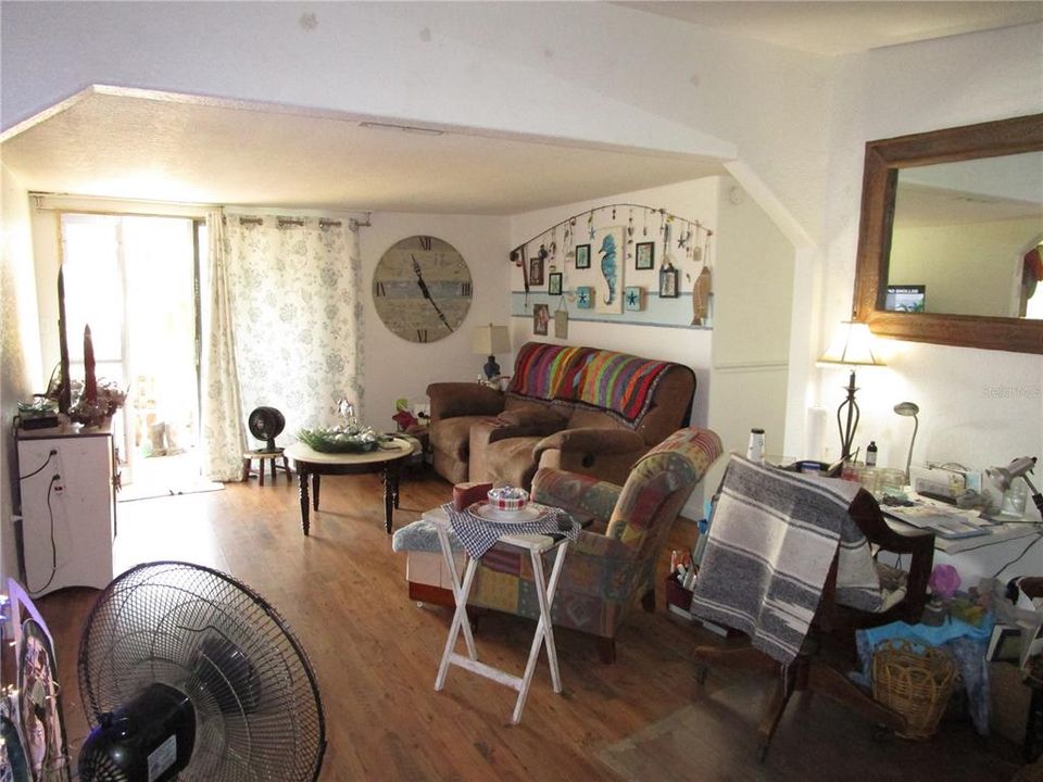 For Sale: $255,000 (3 beds, 2 baths, 1248 Square Feet)