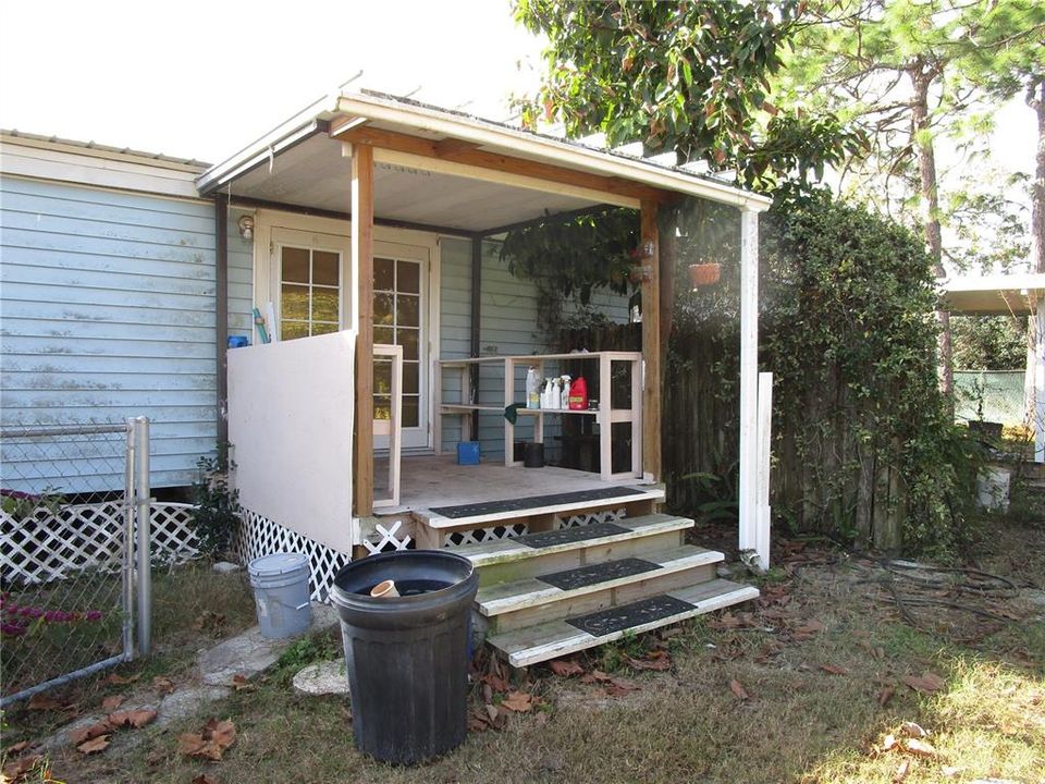 For Sale: $255,000 (3 beds, 2 baths, 1248 Square Feet)