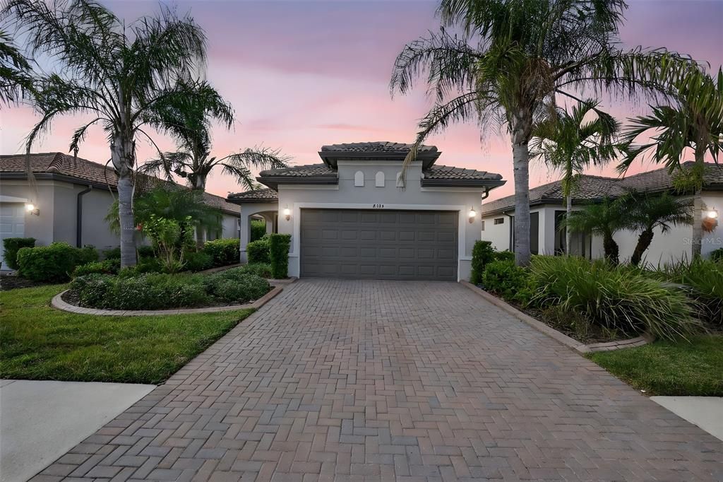 На продажу: $340,900 (2 спален, 2 ванн, 1434 Квадратных фут)