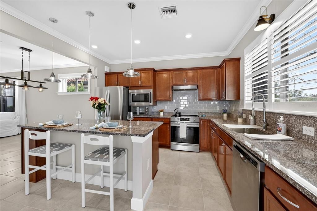 На продажу: $340,900 (2 спален, 2 ванн, 1434 Квадратных фут)