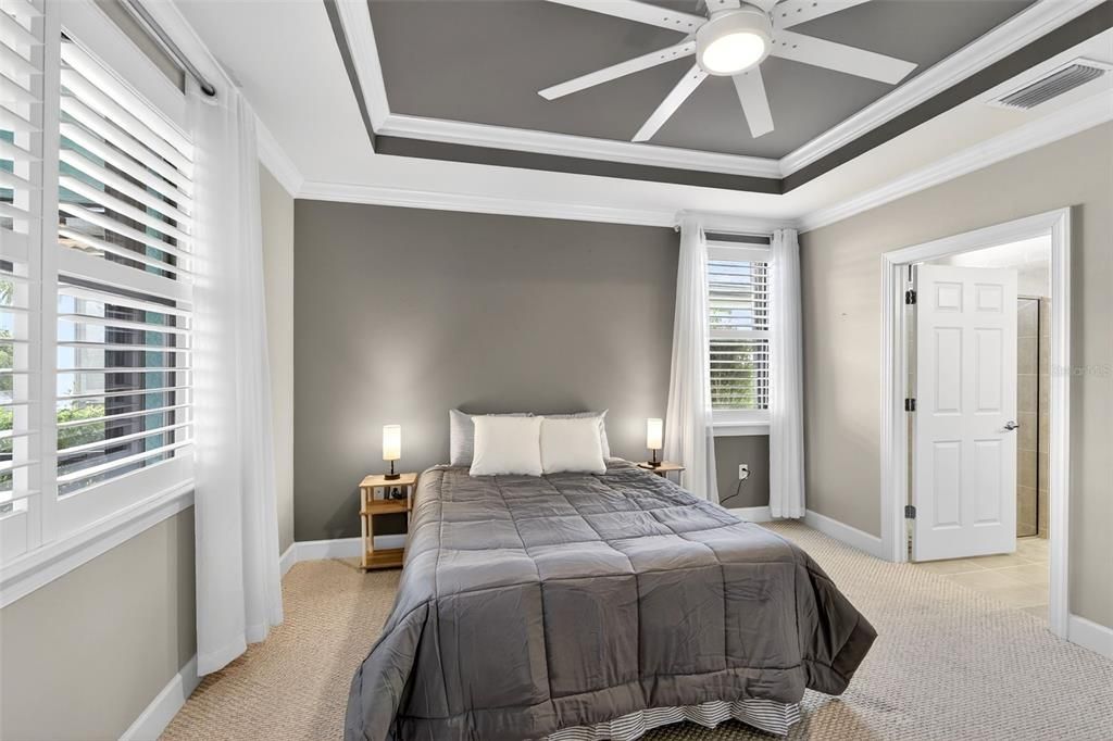 На продажу: $340,900 (2 спален, 2 ванн, 1434 Квадратных фут)