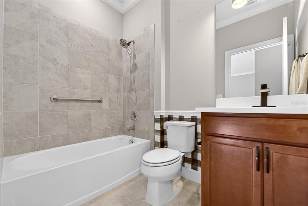 На продажу: $340,900 (2 спален, 2 ванн, 1434 Квадратных фут)