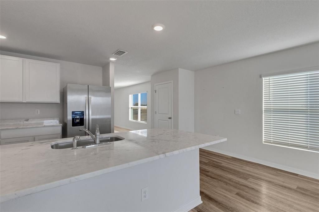 待售: $342,000 (3 贝兹, 2 浴室, 1504 平方英尺)