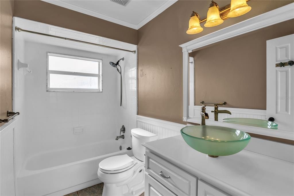 For Sale: $395,000 (3 beds, 2 baths, 1672 Square Feet)