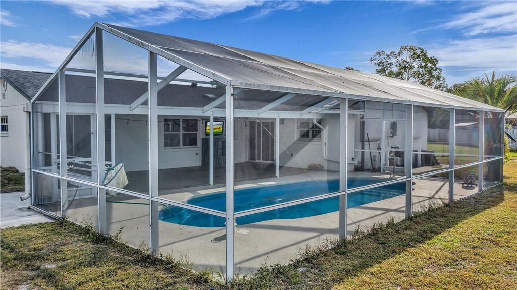 For Sale: $395,000 (3 beds, 2 baths, 1672 Square Feet)