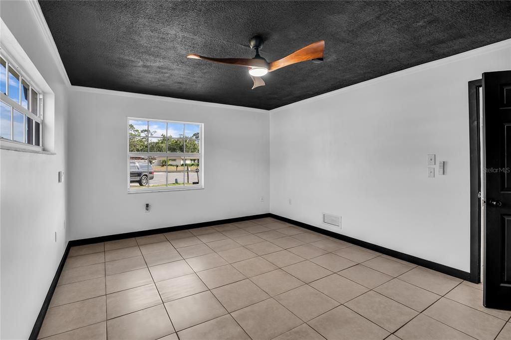 For Sale: $395,000 (3 beds, 2 baths, 1672 Square Feet)