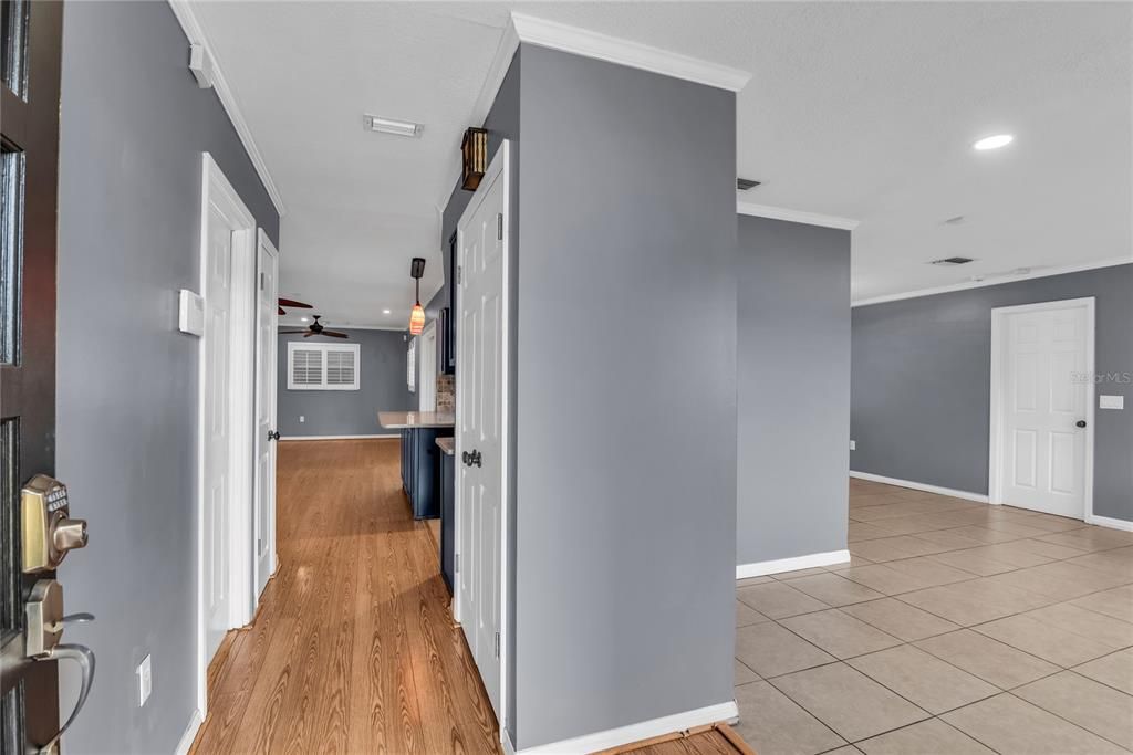 For Sale: $395,000 (3 beds, 2 baths, 1672 Square Feet)