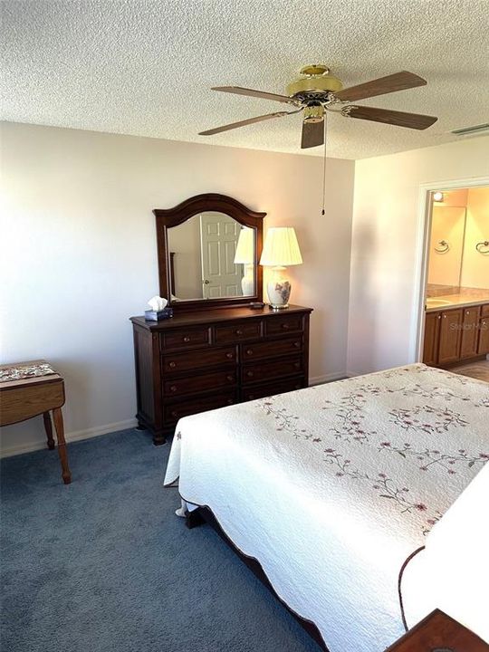 For Sale: $285,000 (2 beds, 2 baths, 1237 Square Feet)