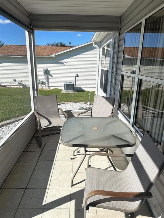 For Sale: $285,000 (2 beds, 2 baths, 1237 Square Feet)