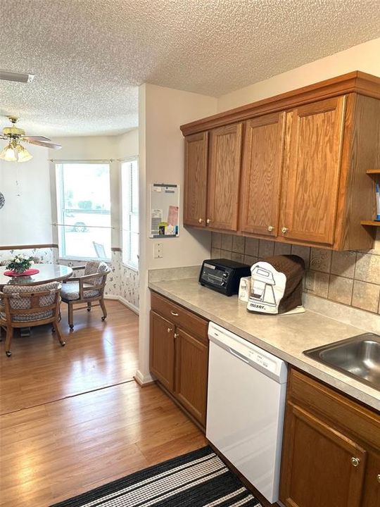 For Sale: $285,000 (2 beds, 2 baths, 1237 Square Feet)