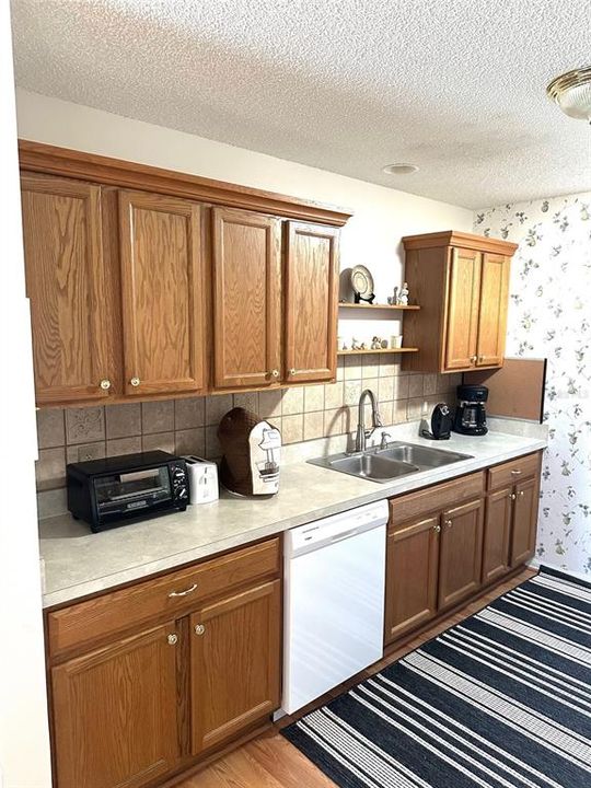 For Sale: $285,000 (2 beds, 2 baths, 1237 Square Feet)