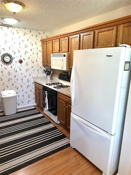 For Sale: $285,000 (2 beds, 2 baths, 1237 Square Feet)