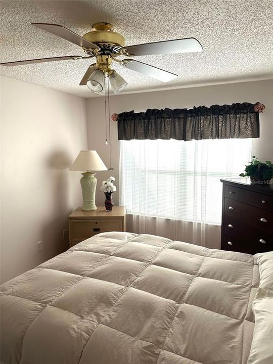 For Sale: $285,000 (2 beds, 2 baths, 1237 Square Feet)