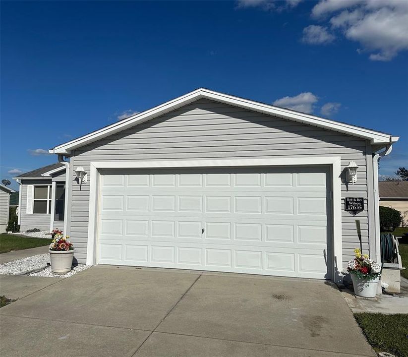 For Sale: $285,000 (2 beds, 2 baths, 1237 Square Feet)