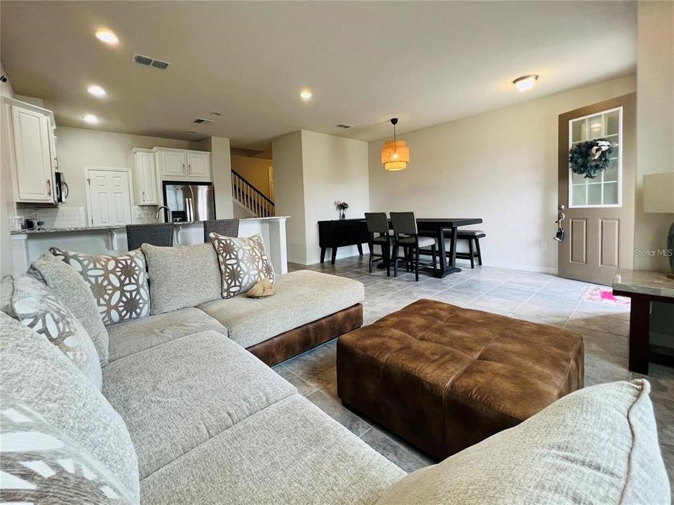 For Sale: $310,000 (3 beds, 2 baths, 1528 Square Feet)