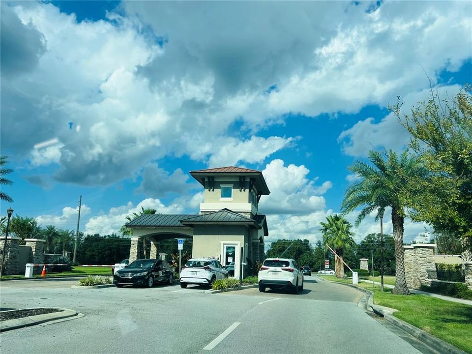 For Sale: $310,000 (3 beds, 2 baths, 1528 Square Feet)