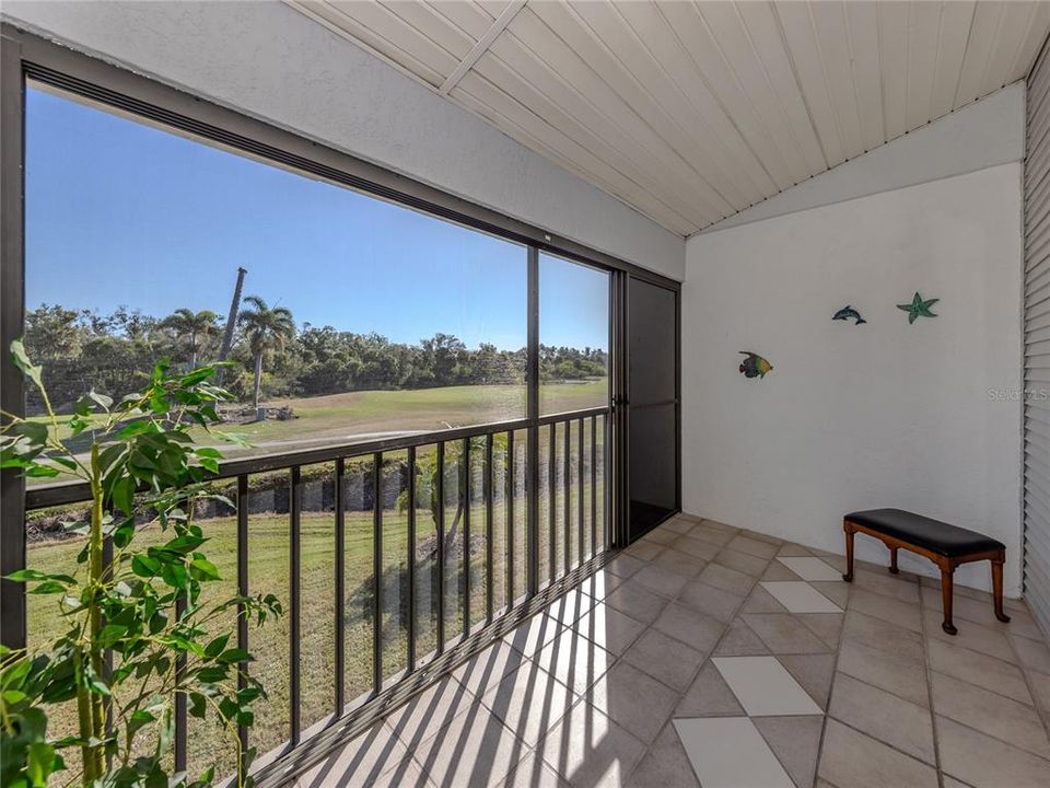 For Sale: $189,900 (2 beds, 2 baths, 1061 Square Feet)