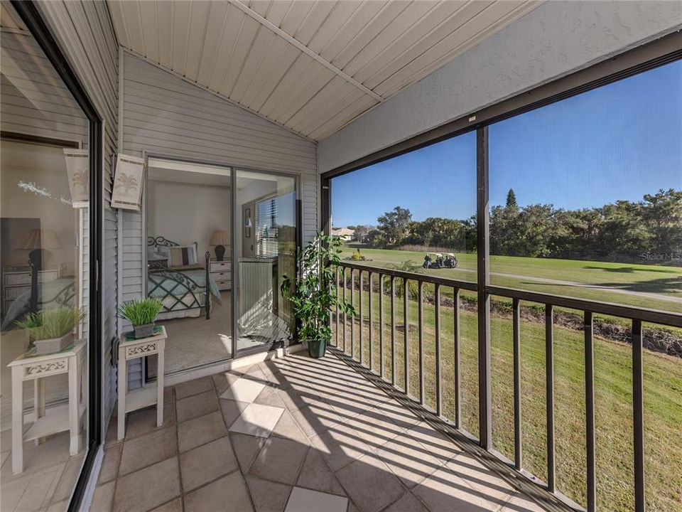 For Sale: $189,900 (2 beds, 2 baths, 1061 Square Feet)