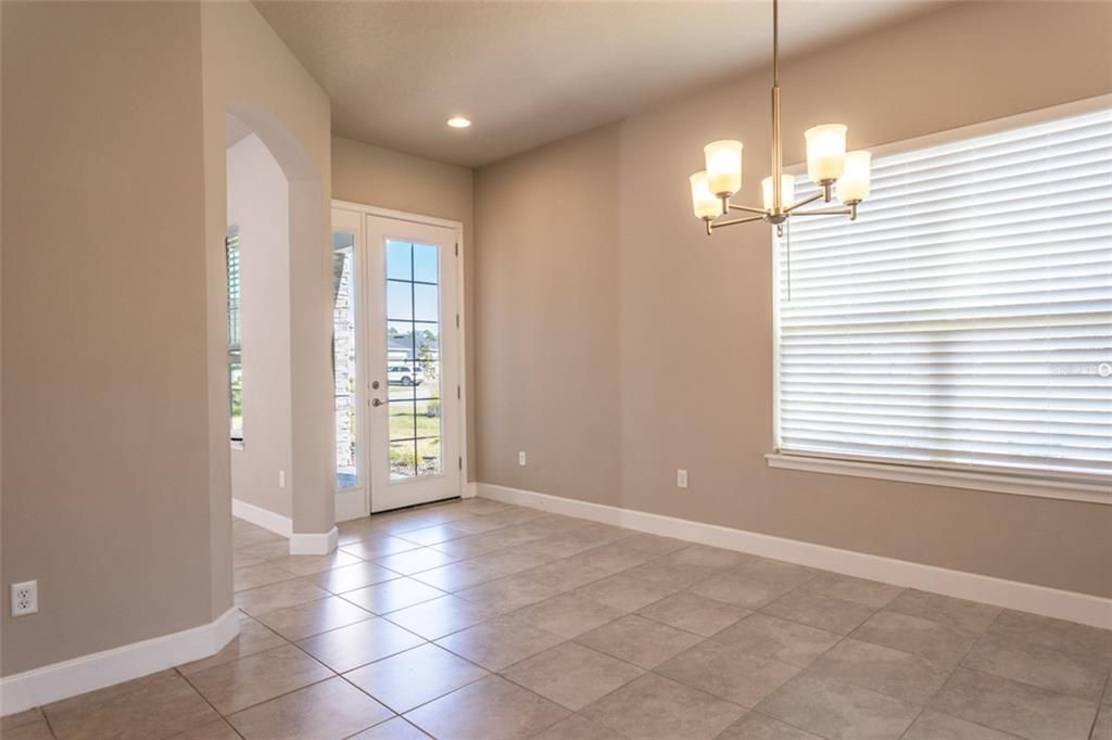 For Sale: $380,000 (2 beds, 2 baths, 1529 Square Feet)