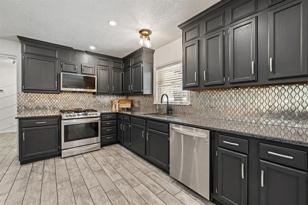 待售: $674,900 (3 贝兹, 2 浴室, 2202 平方英尺)