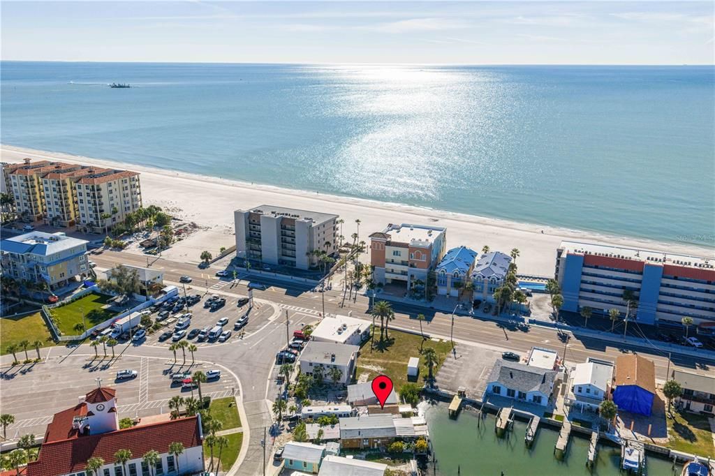 For Sale: $490,000 (1 beds, 1 baths, 753 Square Feet)