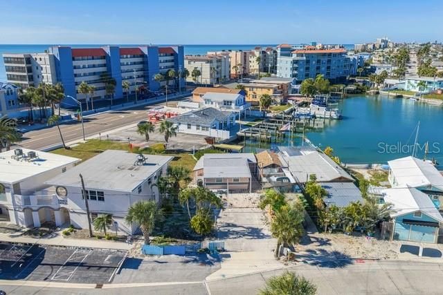 For Sale: $490,000 (1 beds, 1 baths, 753 Square Feet)