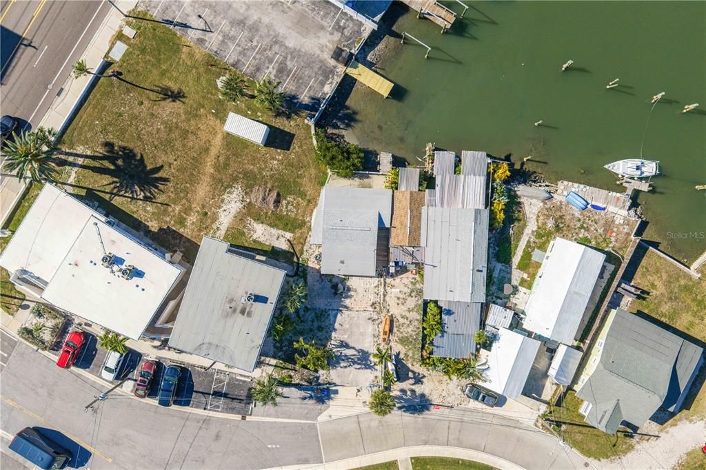 For Sale: $490,000 (1 beds, 1 baths, 753 Square Feet)