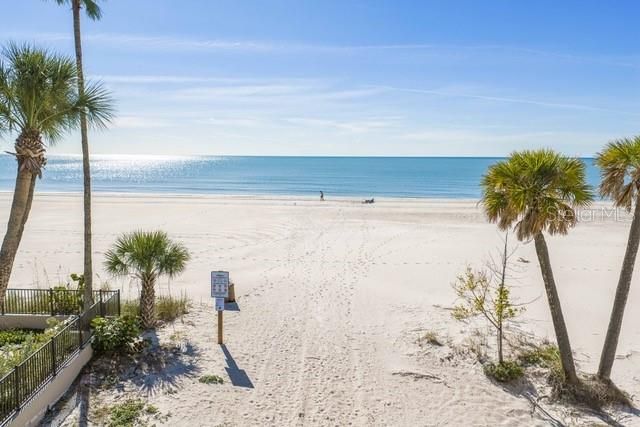 For Sale: $490,000 (1 beds, 1 baths, 753 Square Feet)