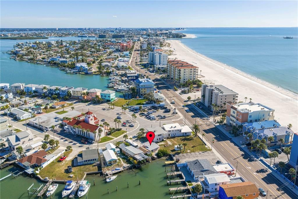 For Sale: $490,000 (1 beds, 1 baths, 753 Square Feet)