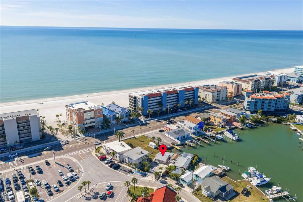 For Sale: $490,000 (1 beds, 1 baths, 753 Square Feet)