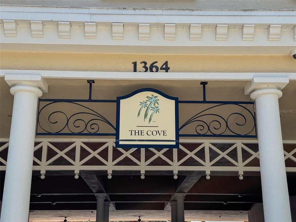 For Sale: $299,000 (3 beds, 3 baths, 1630 Square Feet)