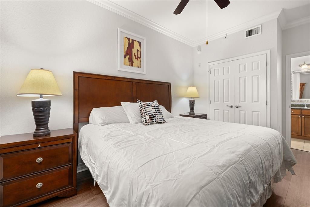 For Sale: $299,000 (3 beds, 3 baths, 1630 Square Feet)